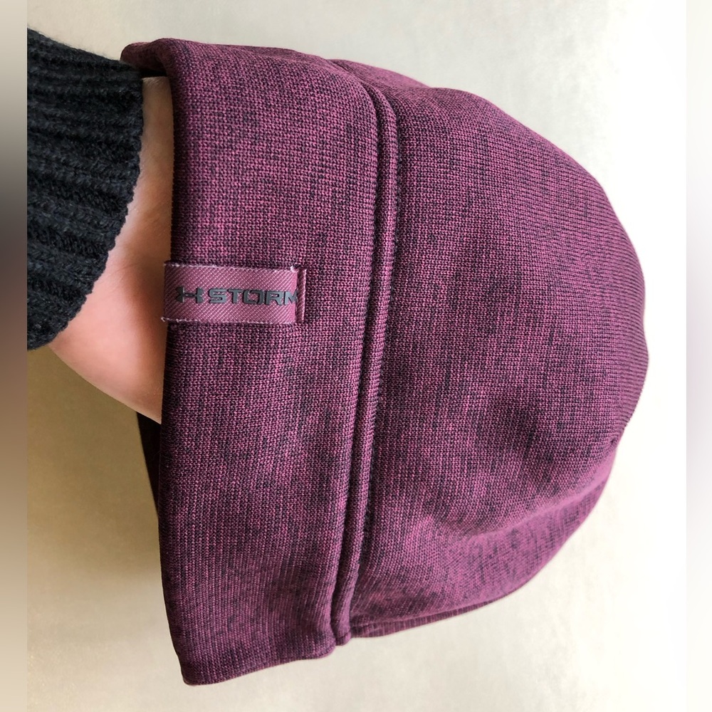 Under Armour “storm” beanie, burgundy,  great condition!